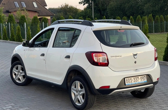 Dacia Sandero Stepway cena 29997 przebieg: 140000, rok produkcji 2015 z Puławy małe 352